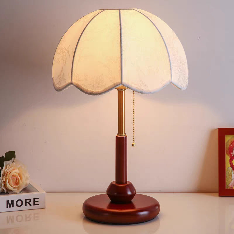 Elegante Blumenmuster Tischlampe