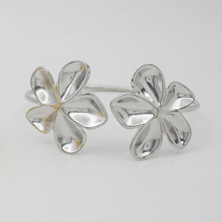 Elegante Blumen Armreif Karnz