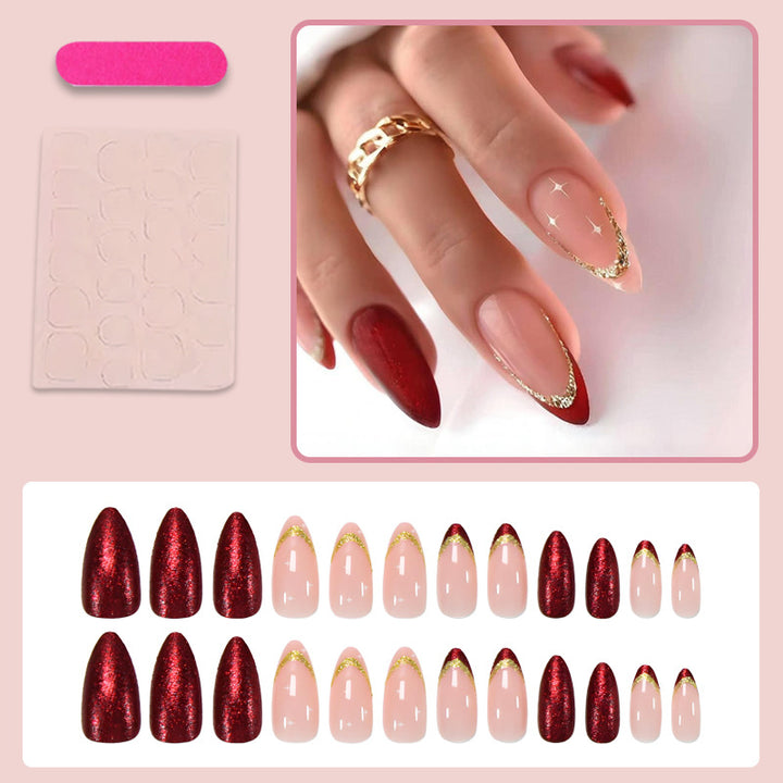 Kunstnagelset mit luxuriösen Glitzerverzierungen und starren Spitzen Karnz