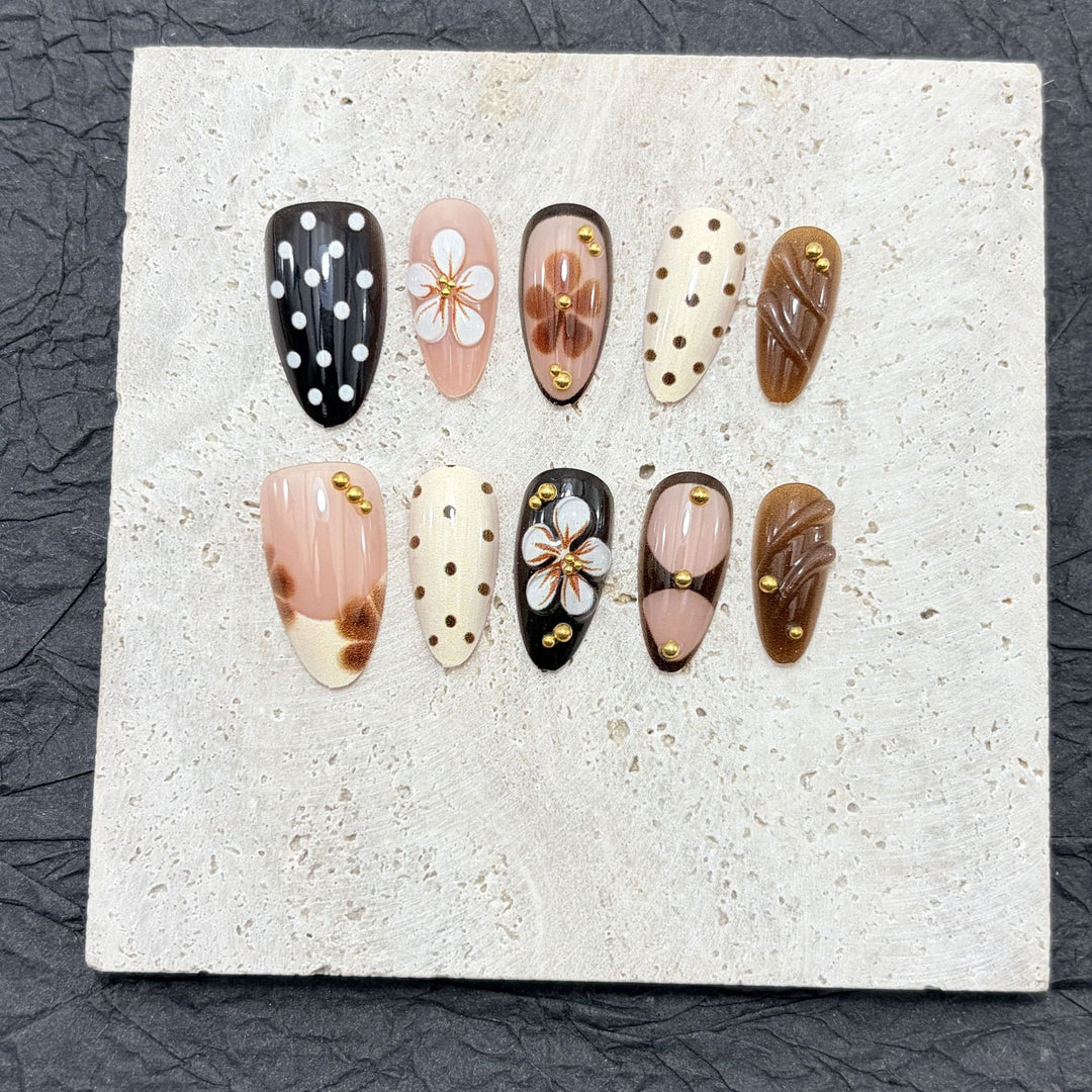 Floral Design Press-On Nail Art Karnz