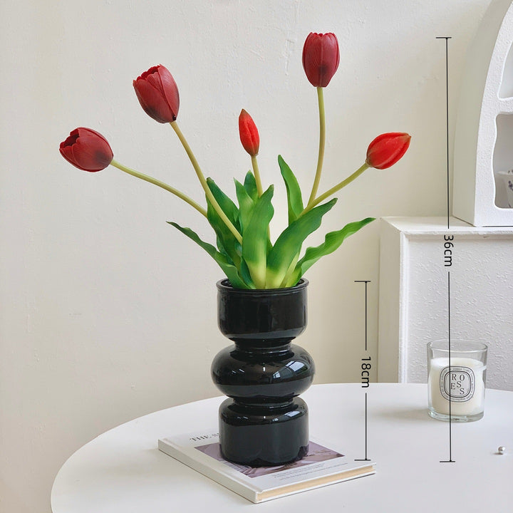 Dekorativer künstlicher Tulpenstrauß