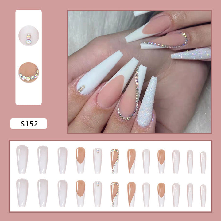 Kunstnagelset mit elegante Strassverzierungen Karnz