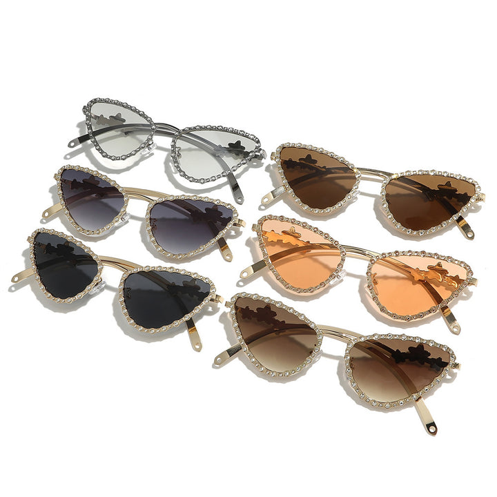 Glamouröse Cat-Eye-Sonnenbrille mit Kristallakzenten Karnz