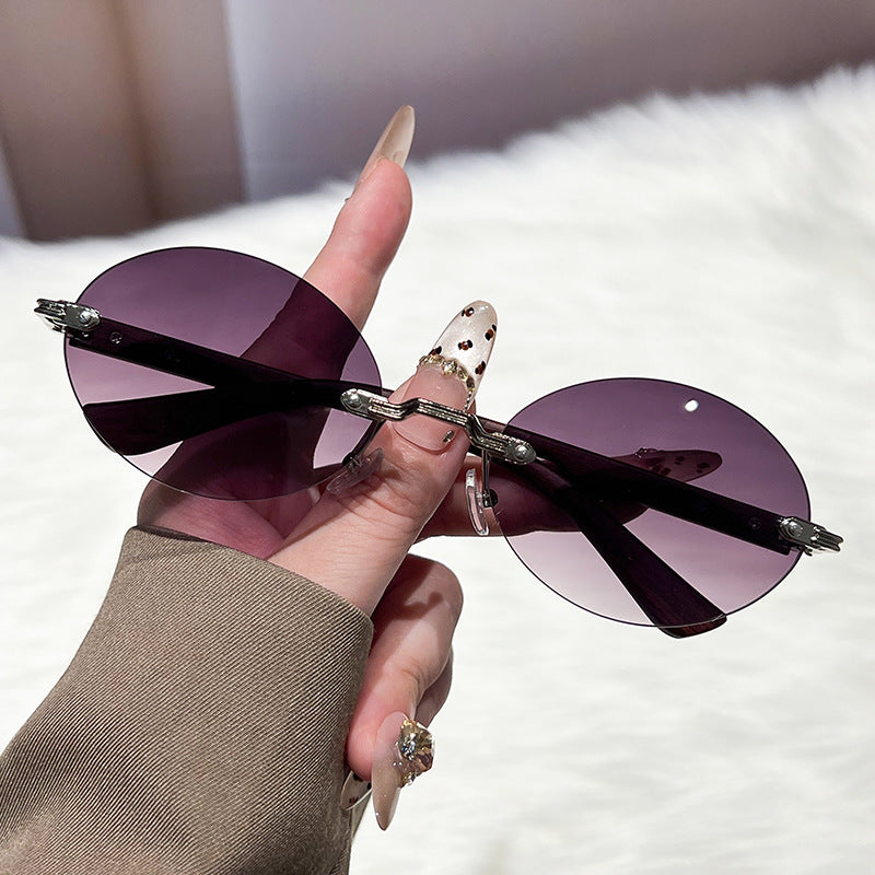 Damen modische und elegante Sonnenbrille mit ovalem Design Karnz