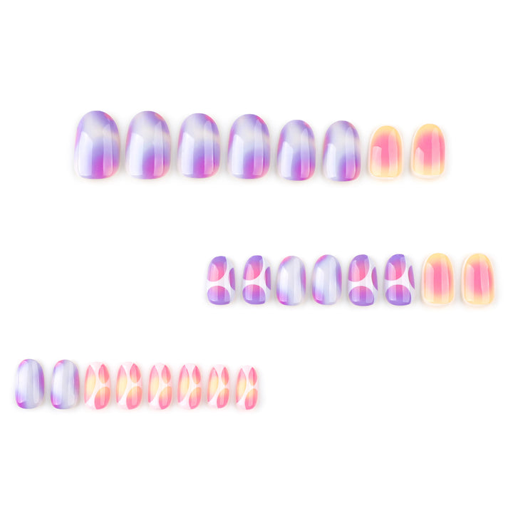 Elegante und kreative Nagelkunst mit sanftem Farbverlauf und geometrischen Akzenten Karnz