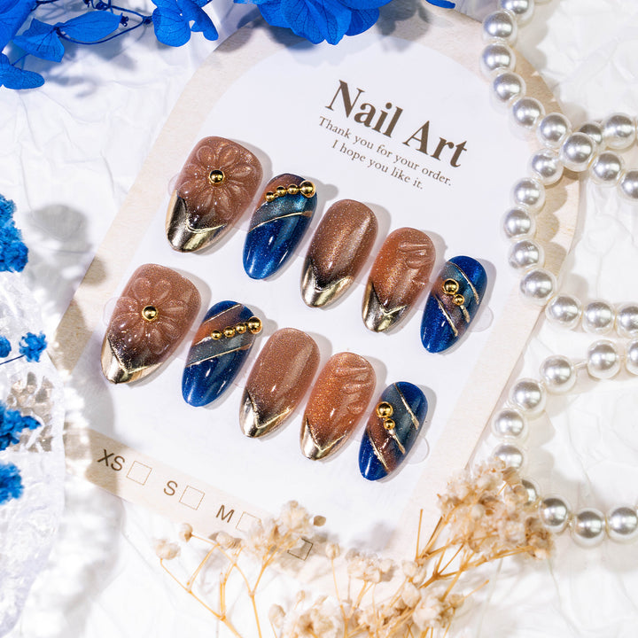 Dekorativer Press-On-Nagelset mit künstlerischen Designs