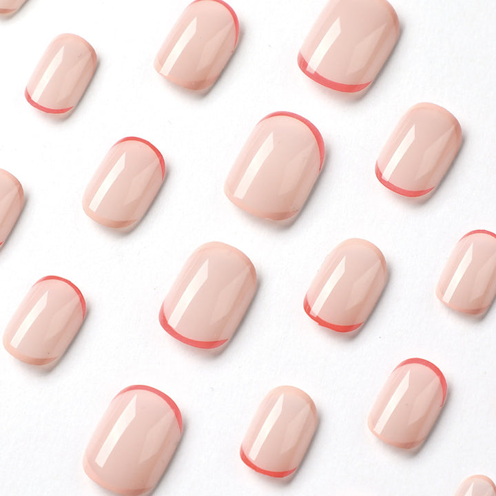 Kunstvolle Nagelverlängerungen mit Elegantem Farbverlauf und Moderne Akzente Karnz