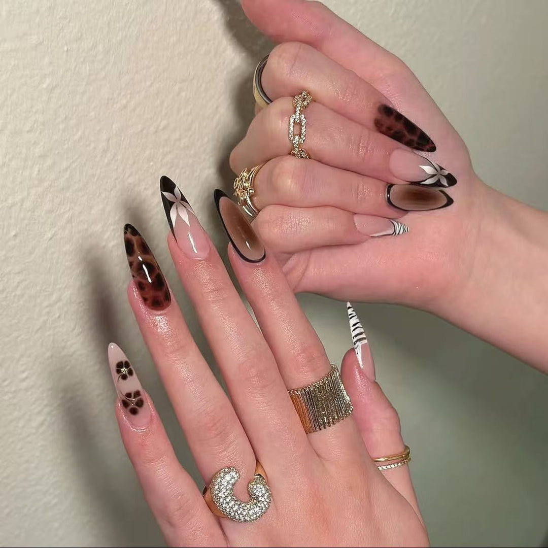 Künstlerisches Stiletto-Nagelset Karnz