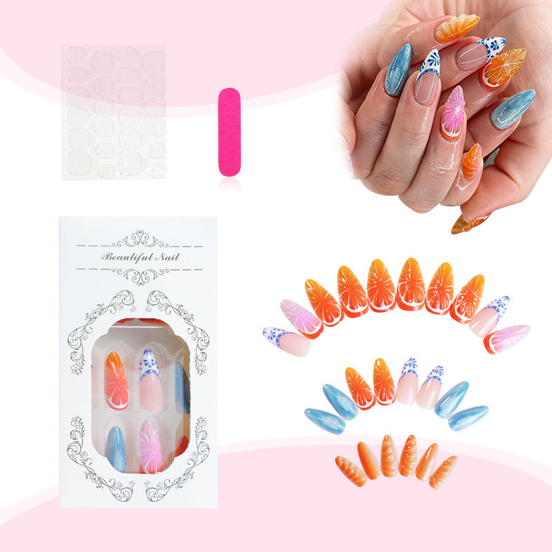 Kreatives Nagelset im fröhlichen Obstdesign Karnz