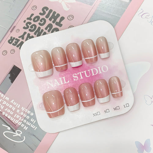 Kunstvolle French Nagelspitzen Karnz