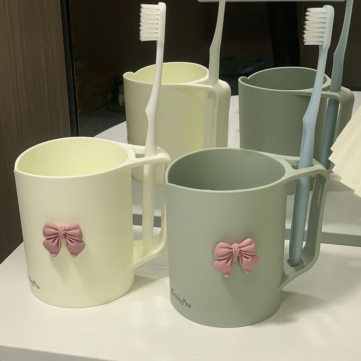 Keramiktasse mit Elegantem Schleifenmotiv Karnz