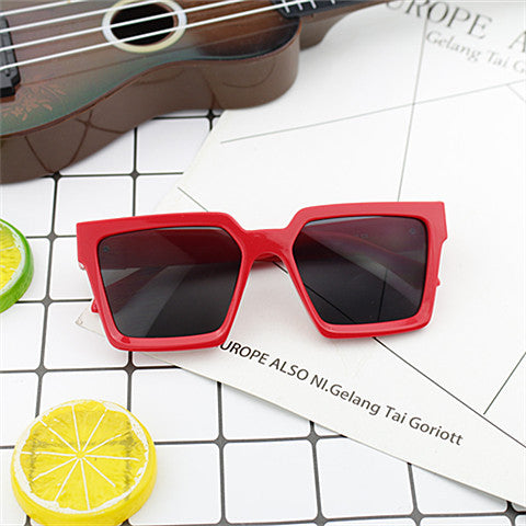 Damen Oversized-Sonnenbrille im modischen Eckdesign Karnz