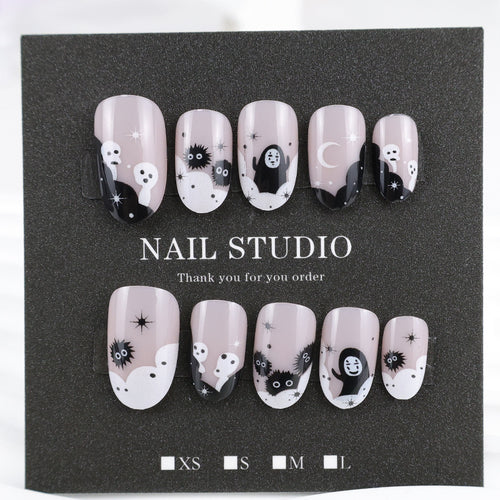 Kreatives Kunstnagelset mit Halloween-Motiven Karnz