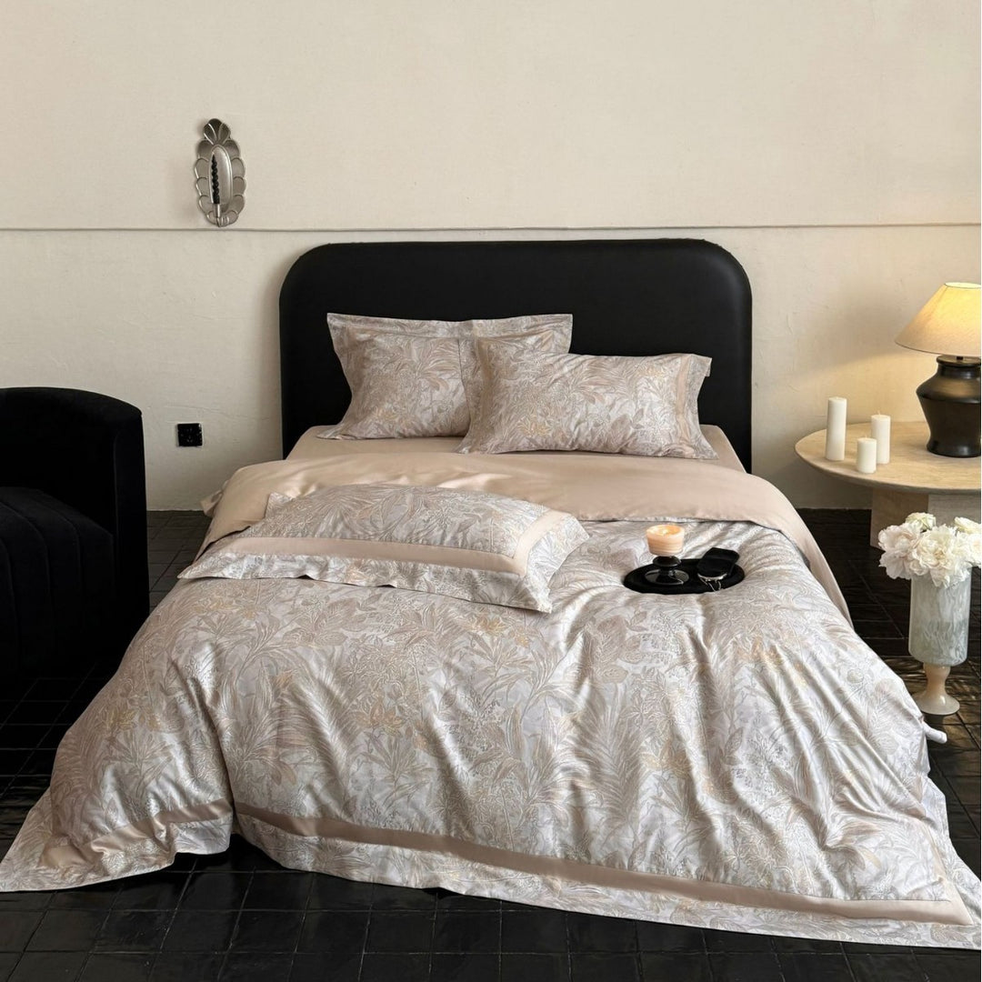 Luxuriöses Satin-Bettwäsche-Set mit floralem Allovermuster und Satinbordüre