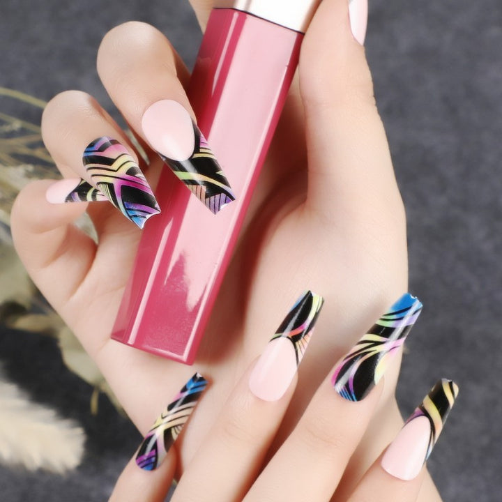 Künstliche Nagelspitzen mit buntem Abstract-Design Karnz
