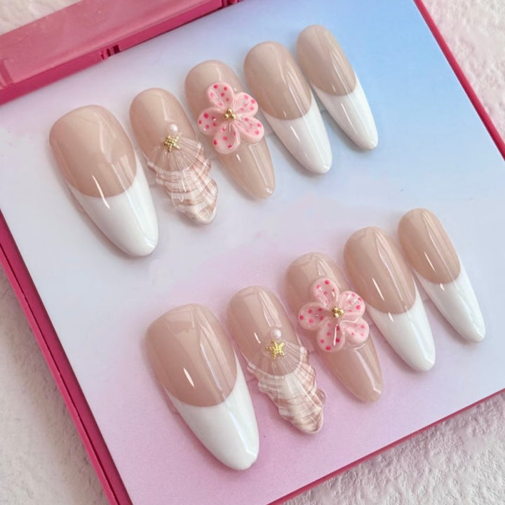 Künstlerisches Floral- und Stern-Applikationen Press-On Nagelset Karnz