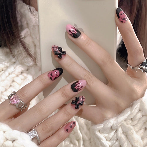 Kunstvolle Nagelkunst mit trendigen Designs Karnz