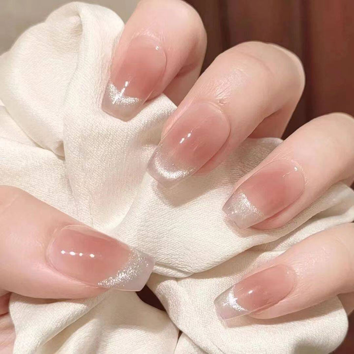 Dekorative Press-On Nagelverlängerungen mit floralen Akzenten Karnz
