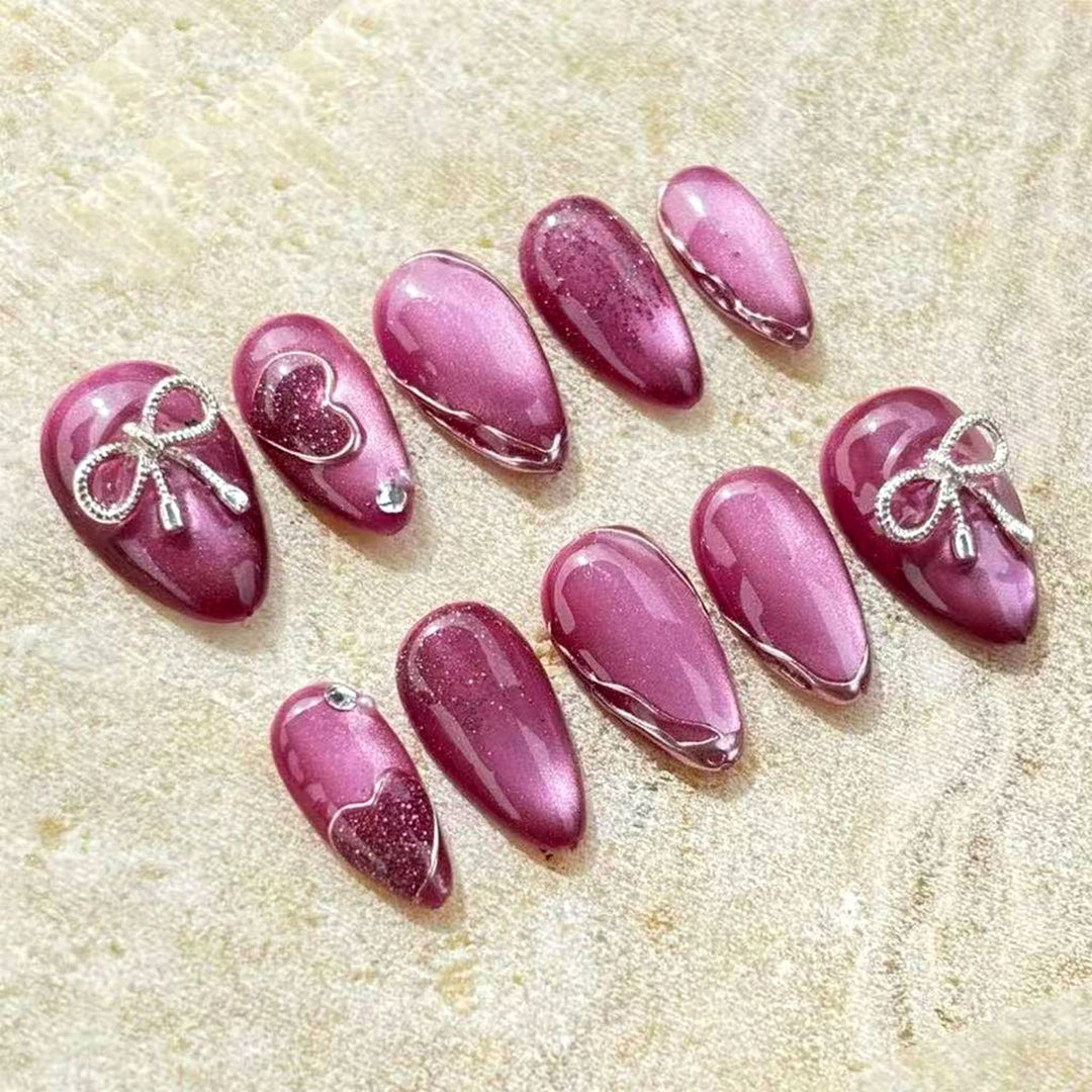 Elegante Kunstnagel-Kollektion mit Glitzermotiven Karnz