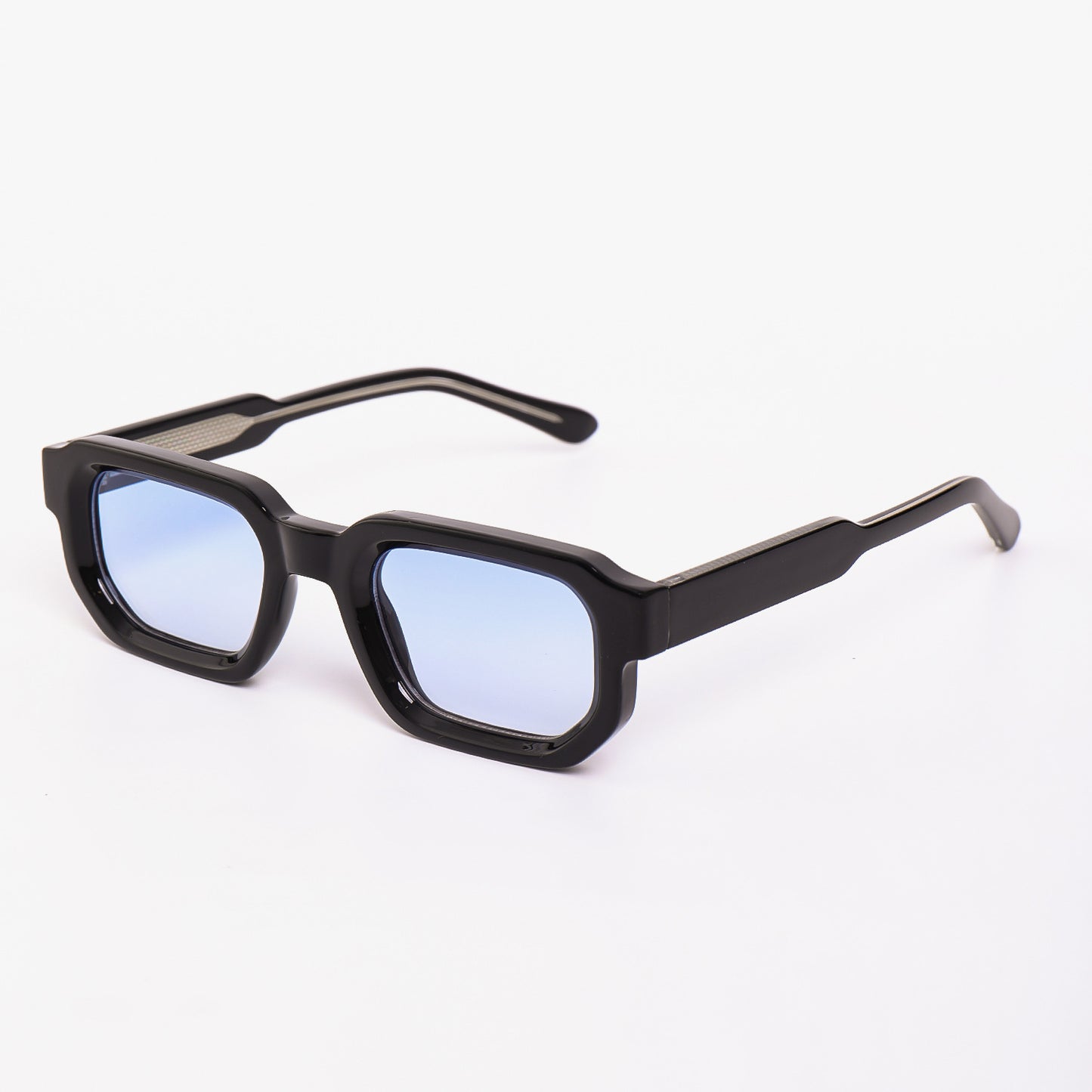 Damen Sonnenbrille im futuristischen Design mit glänzendem Rahmen und modischen Gläsern Karnz