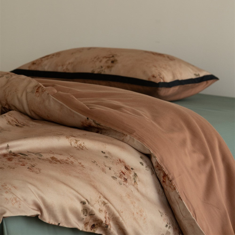 Bettwäsche-Set aus Baumwollsatin mit floralem Vintage-Rosenprint und kontrastierender Paspel