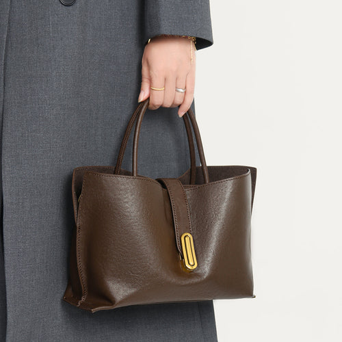 Skulptierte glatte, strukturierte Tasche mit abnehmbarem Schultergurt