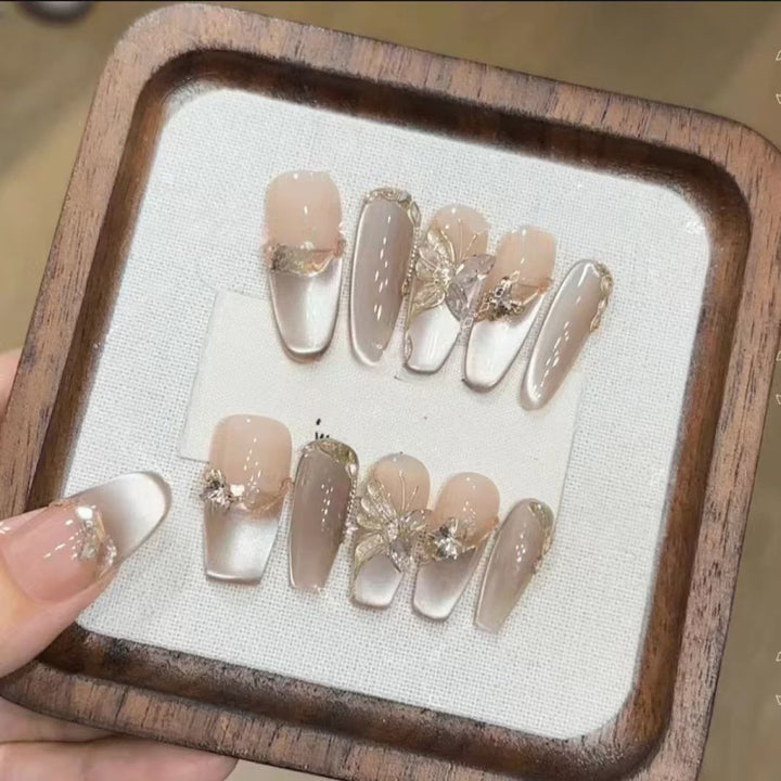 Elegantes dekoratives Press-On-Nagels Set Karnz