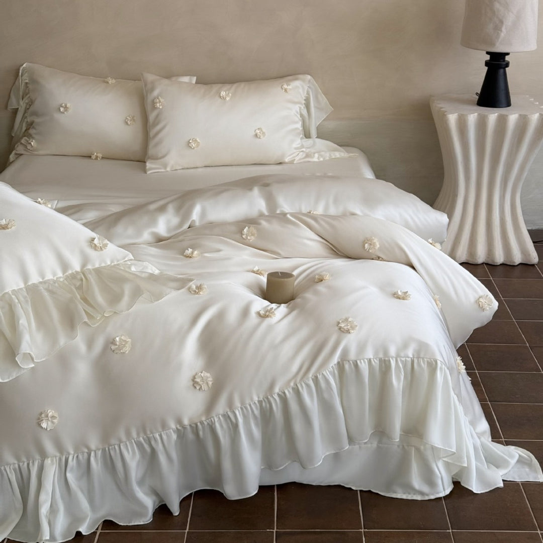 Luxuriöses Satin-Bettwäsche-Set mit Rüschen und 3D-Blüten