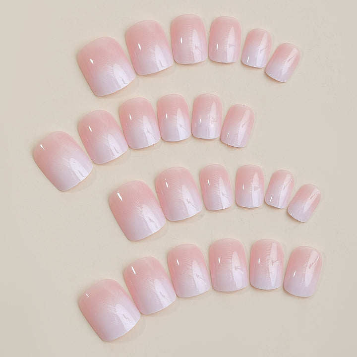 Kunstnagelset mit natürlichem Look und Hochglanz Karnz