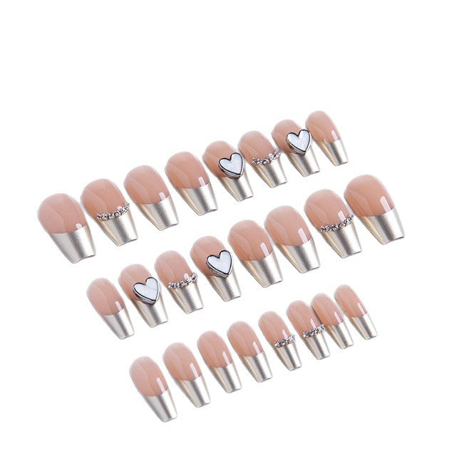 Herzförmiges Glam Press-On Nagelset Karnz