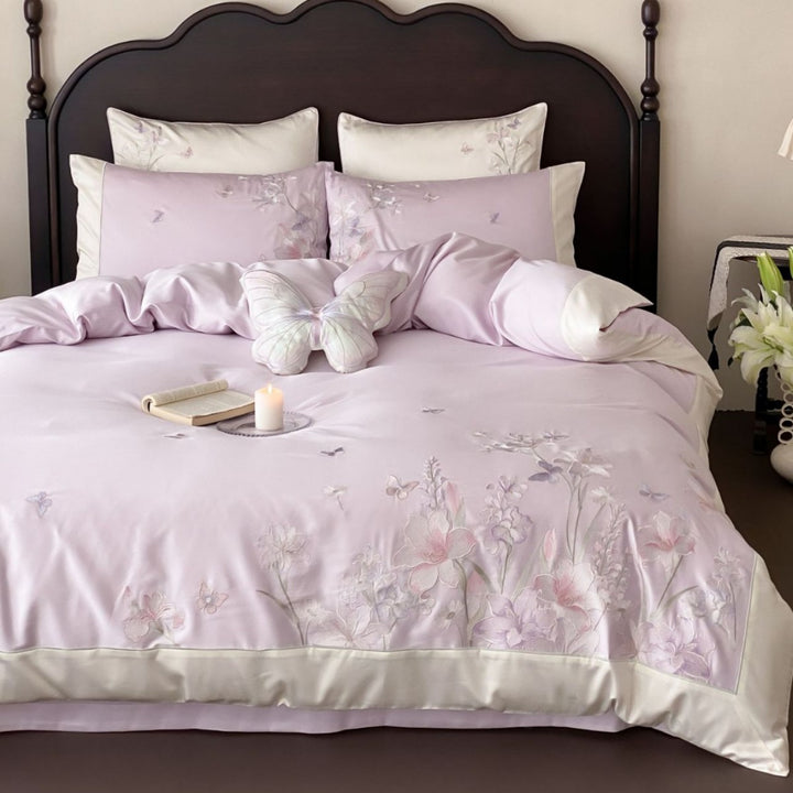 Luxuriöses Satin-Bettwäsche-Set mit floraler Stickerei und Schmetterlings-Applikation