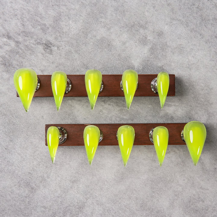 Elegante Stiletto Press-On Nail Kit