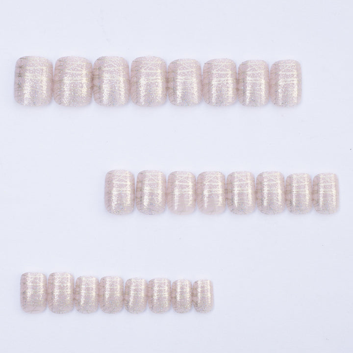 Glitzernde Kunstnägel mit Elegantem Metallic-Finish Karnz