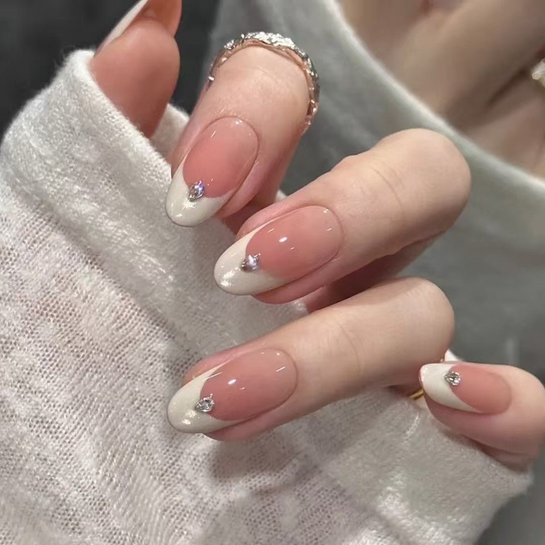 Elegantly Designed Faux French Tip Nagelkit