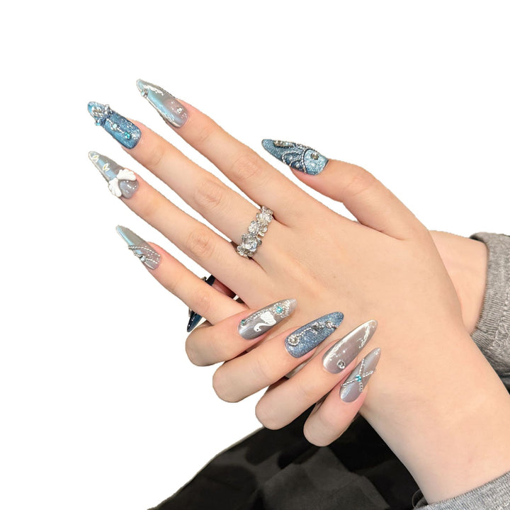 Dekoratives Glamouröses Press-On Nagelkunst Set