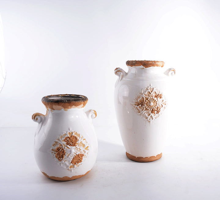 Elegante Keramikvase mit Ziermuster Karnz