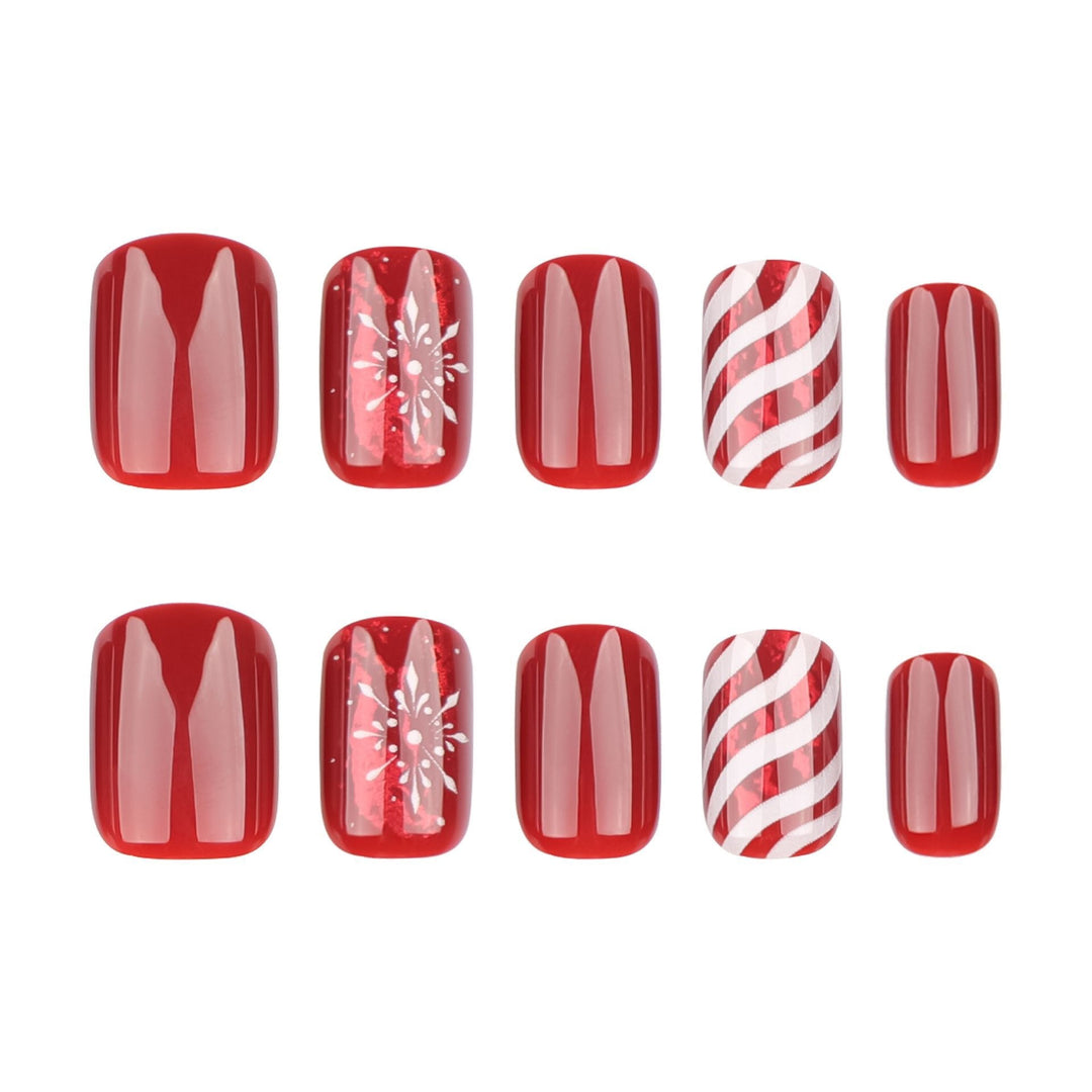 Kunstnagelset mit festlichem Weihnachtsdesign und luxuriösem Glanz Karnz