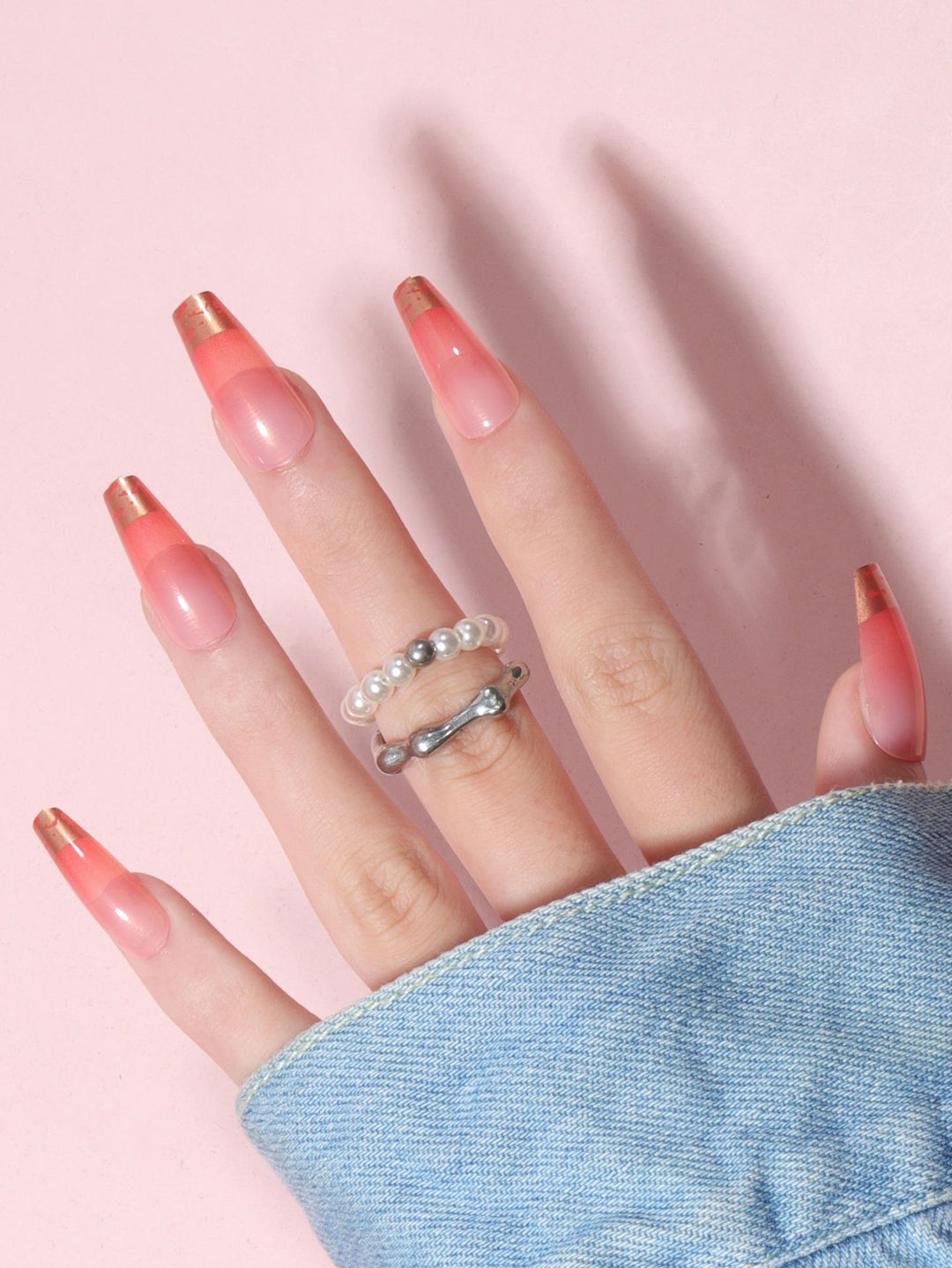 Elegante Gradient Stiletto Press-On Nägel Karnz