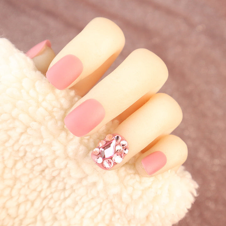 Elegantes dekoratives Press-On-Nagelkunstset mit Strassakzenten