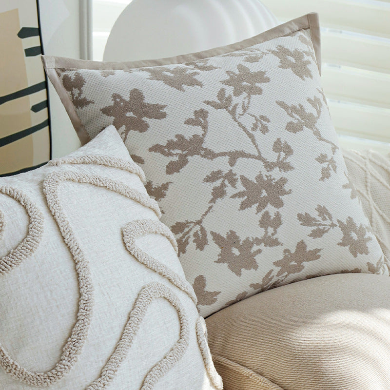Dekorativer Zierkissenbezug mit floraler Jacquard-Struktur und Samt-Borte Karnz