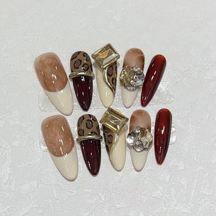Stiletto Press-On Nagelkunst Set mit dekorativen Edelsteinakzenten Karnz