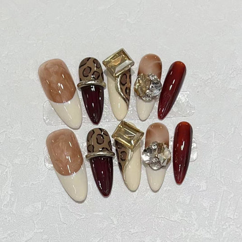Stiletto Press-On Nagelkunst Set mit dekorativen Edelsteinakzenten Karnz