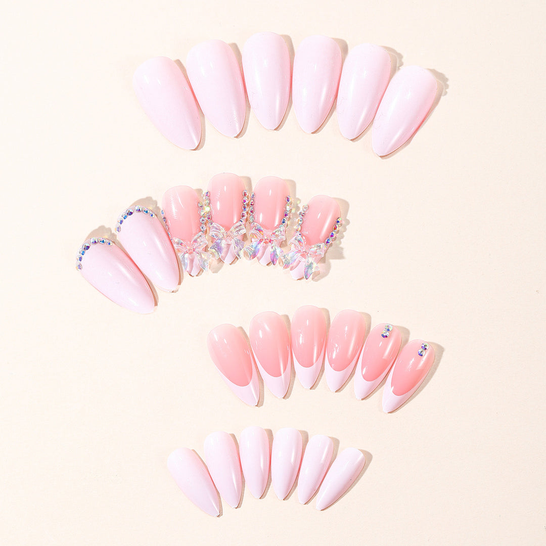Elegantes Stiletto-Nagelkunst-Set mit Strass Karnz