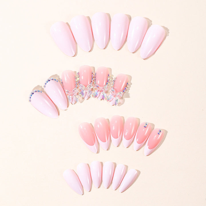 Elegantes Stiletto-Nagelkunst-Set mit Strass Karnz