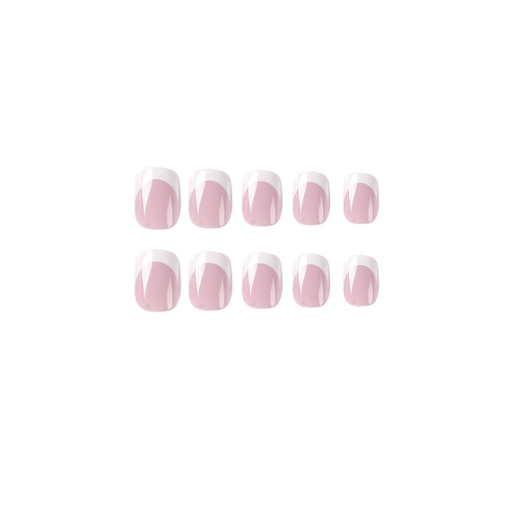Elegante Nagelkunst mit Glänzendem French-Tip Karnz
