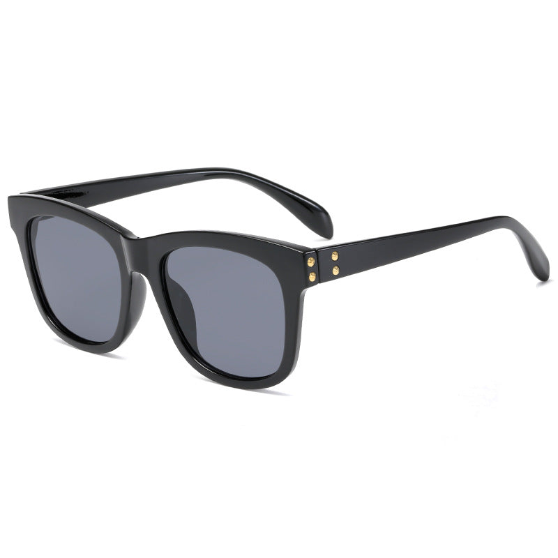 Damen modische Sonnenbrille im zeitgemäßen Design Karnz