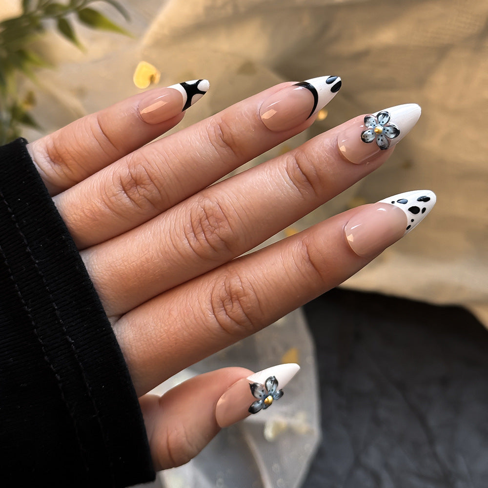 Blumen-Themen Press-On Nageldesign-Kollektion Karnz