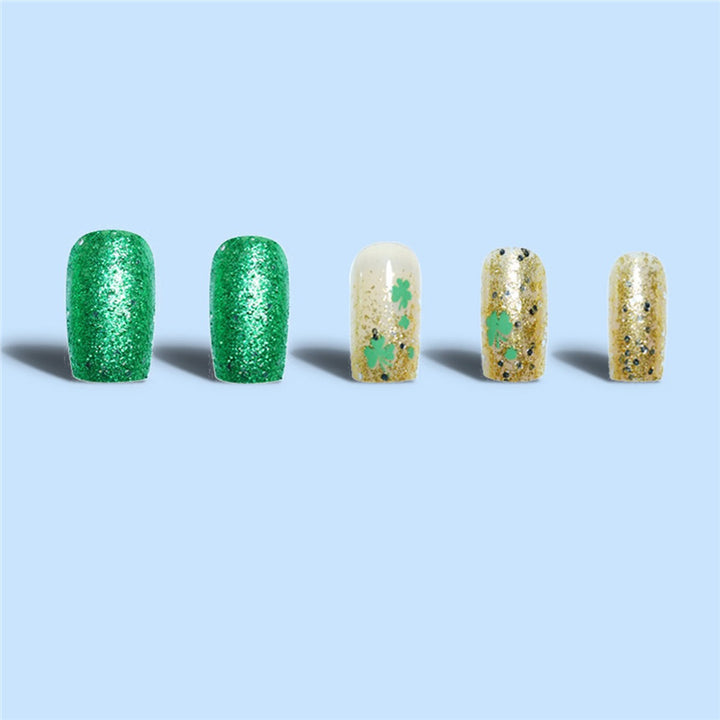 Glamouröser Festlicher Press-On Nagelset Karnz