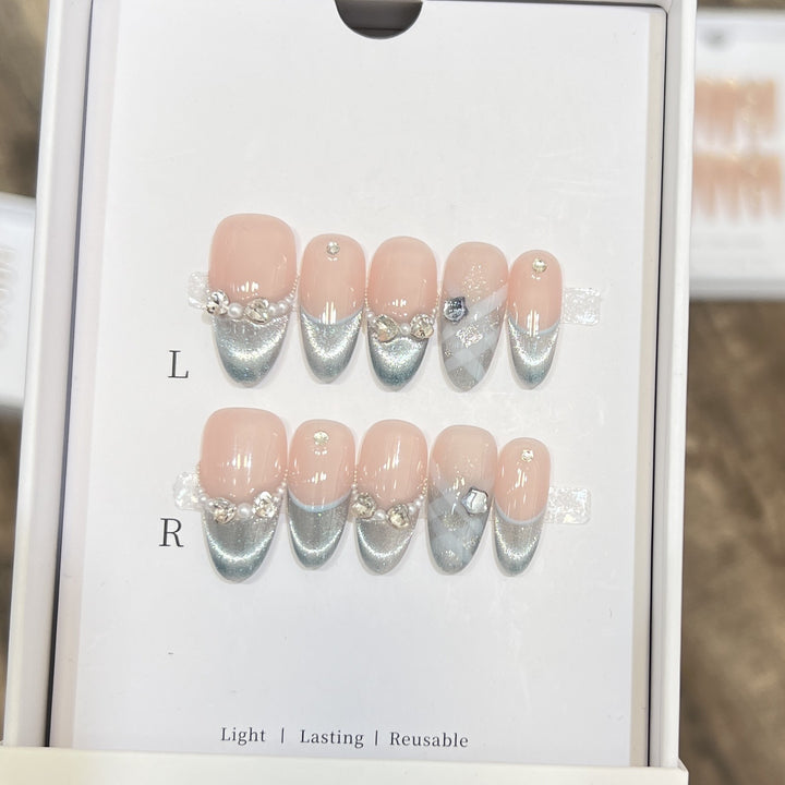 Elegante wiederverwendbare French Tip Press-On Nagelset Karnz