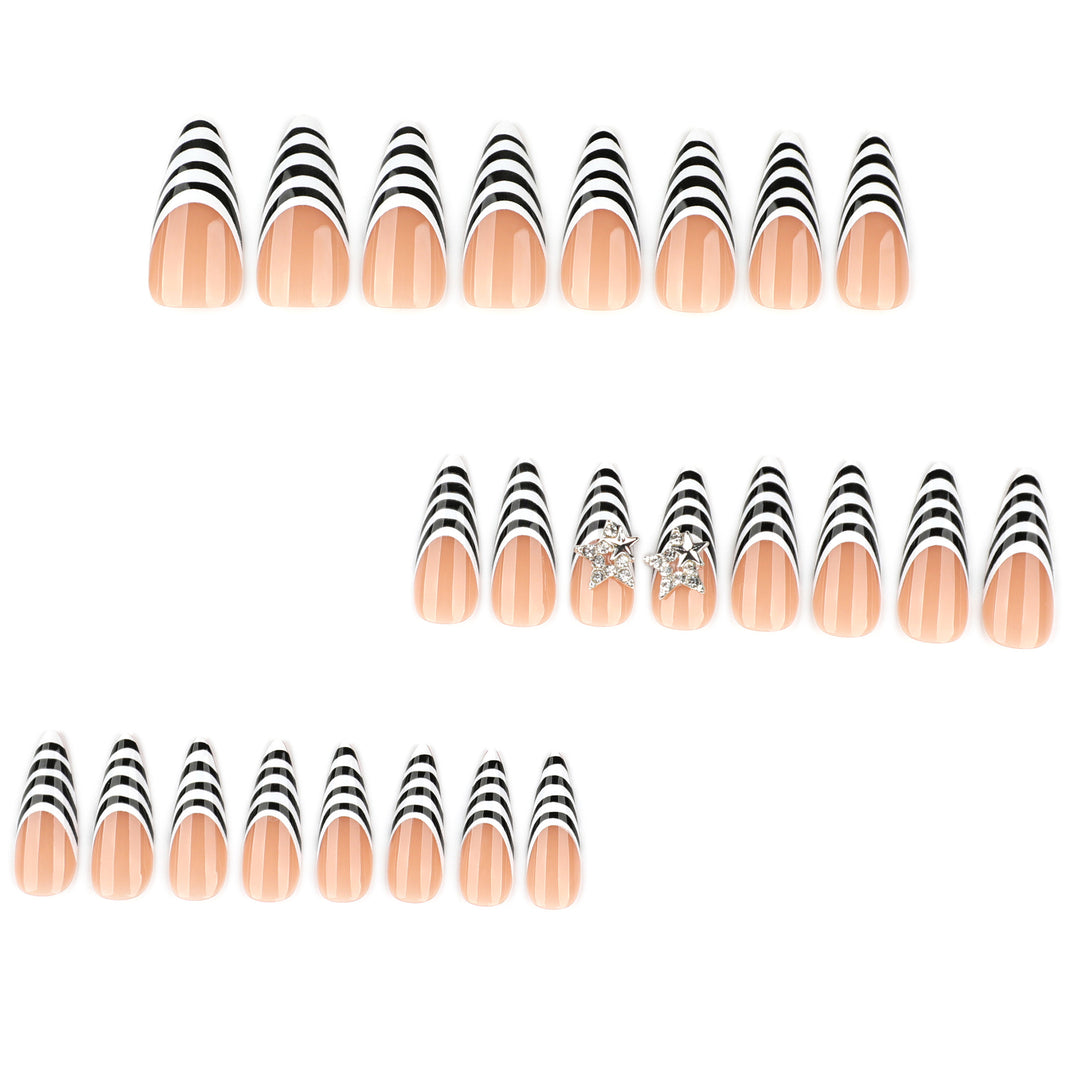Glamouröse Spitzennägel Karnz